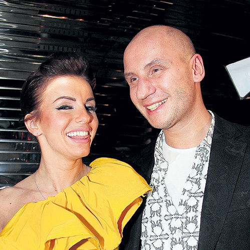 Юля любит пиариться на «левых» романах, а сама долгое время живёт с бизнесменом Вадимом