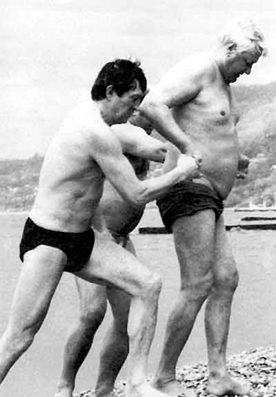 Осенью 1998 года Б. Н. ЕЛЬЦИН прибыл на отдых в Сочи