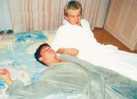 "СМЭШНЫЕ" МАЛЬЧИКИ: иногда проводят вместе круглые сутки