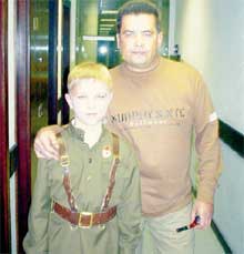 СОЛИСТЫ "ЛЮБЭ": Тарас подражает дяде Коле во всем