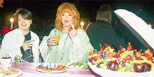 ФУРШЕТ В КОМПАНИИ ЮДАШКИНА: в "Перлине Днепра" даже едят из жемчужин