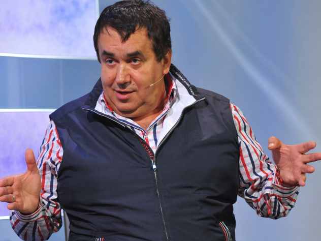 Известный актёр и блогер Станислав Садальский в очередной раз спровоцировал жаркие дискуссии в социальных сетях. На своей страничке в социальной сети «Живой журнал» он выложил фотографию необычного торта в виде шапки митрополита.