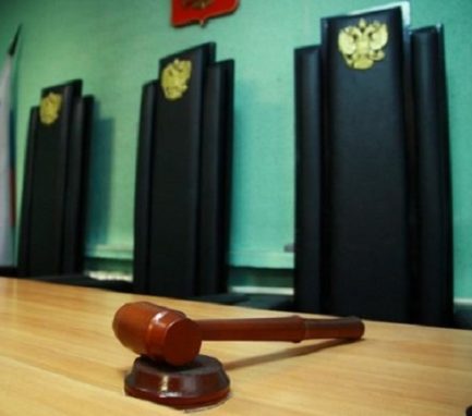 С кем судиться, если рухнул в лифте?