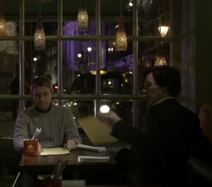 Кадр из "Этюда в розовых тонах", сериал "Шерлок"
