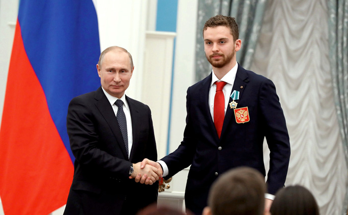 Рукопожатие с Владимиром Путиным Сорокин запомнит надолго