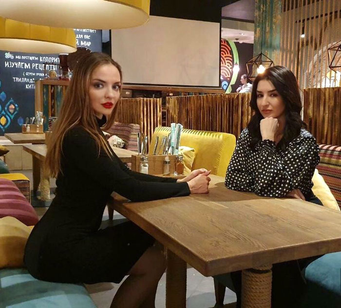 Марина Орлова с адвокатом Эльвирой Мусаевой