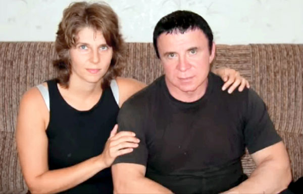 50-летняя дочь Анатолия Михайловича Елена добровольно ушла из жизни в 2018 году