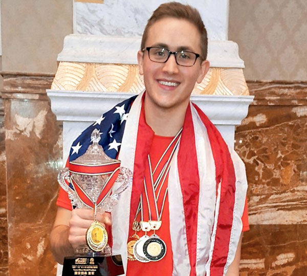 Американец Алекс Маллен - многократный чемпион мира по запоминанию