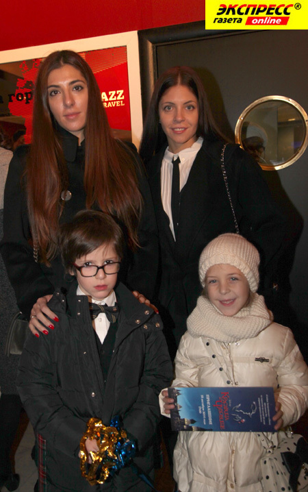 ДОЧЕРИ ВЕРЫ ГЛАГОЛЕВОЙ С ДЕТЬМИ