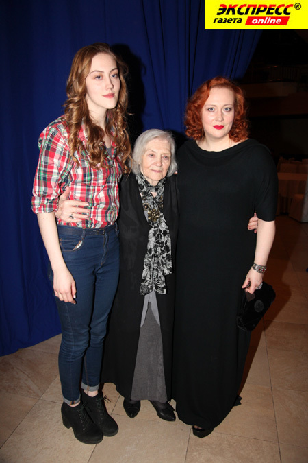 ЮЛИЯ АУГ С МАМОЙ И ДОЧЕРЬЮ ПОЛИНОЙ