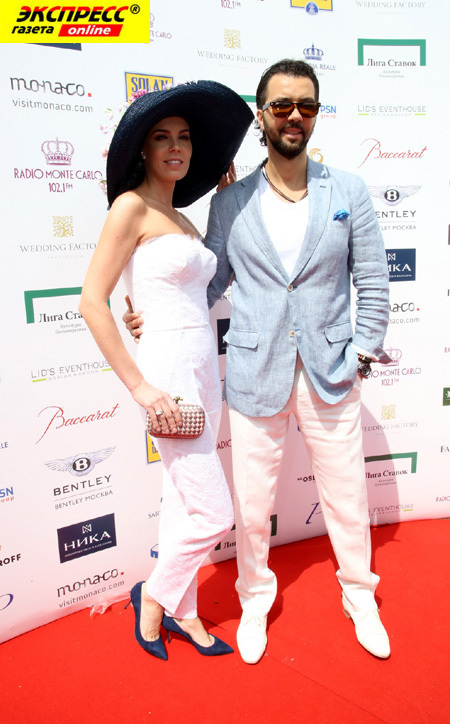 ДЕНИС КЛЯВЕР С ЖЕНОЙ