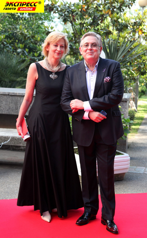 ЮРИЙ СТОЯНОВ