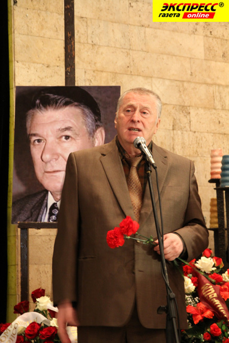 ВЛАДИМИР ЖИРИНОВСКИЙ