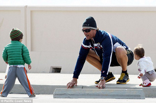 Мэтью Макконахи с детьми