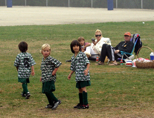 Памела АНДЕРСОН с сыновьями