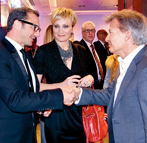 Патрисия КААС познакомила своего бой-френда (слева) с Гидеоном ВАЙНБАУМОМ, совладельцем ресторана «Галерея», куда все поехали после тусовки