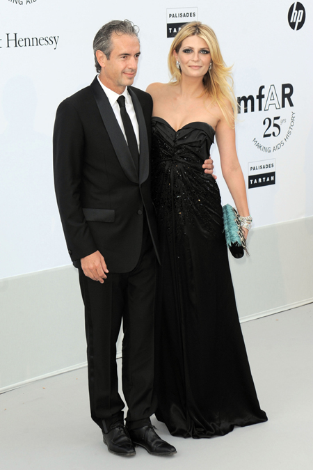 На Каннском фестивале Миша БАРТОН появилась в образе голливудской дивы...