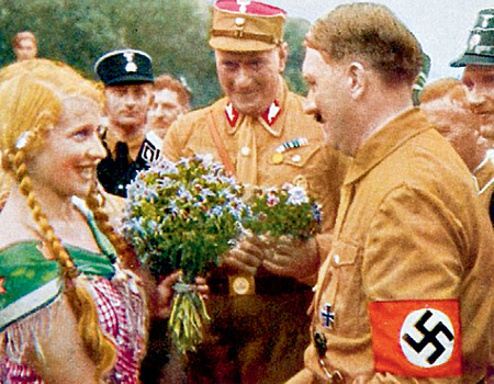 Лишь годы страшных злодеяний открыли каждой наивной немецкой девушке глаза на истинную сущность фашизма