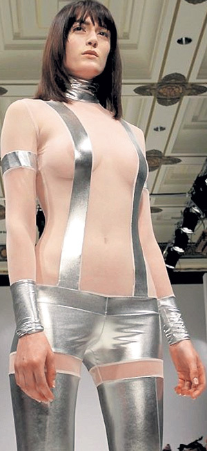 Для party в ночном клубе такая одёжка вполне приемлема