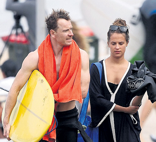 В Австралии Майкл ФАССБЕНДЕР не расстаётся с Алишией ВИКАНДЕР ни на суше, ни на море