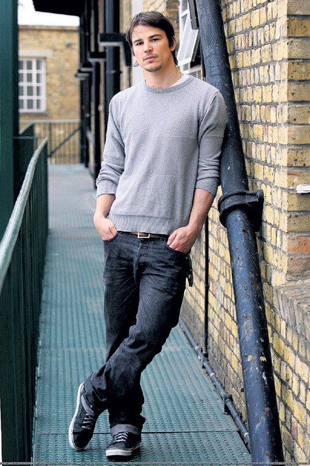 Джош ХАРТНЕТТ