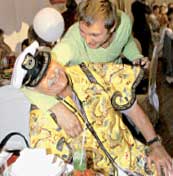 МИХАЛКОВ С СЫНОМ: Артем оценил китайскую обновку отца