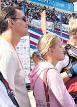 РЕДКИЙ КАДР: Михаил и Настя не любят позировать вместе