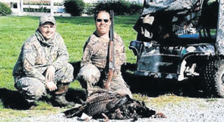 ТРОФЕИ: Джим Голдман метко бьет и птицу на лету...