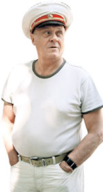 ВЛАДИМИР МЕНЬШОВ: даже в выходные не снимал фуражку «маршала Жукова»