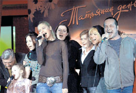 ЗВЁЗДЫ СЕРИАЛА: вышли в народ