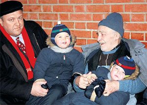 В ГОСТЯХ У ЗВЕЗДЫ: Александр Костюнин познакомился с наследниками великого актёра - Георгием и Вячеславом