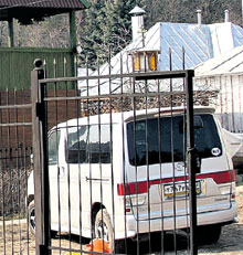 МИНИВЭН ОТЦА ИОАННА: прихожанам батюшка сказал, будто приобрел его в долг