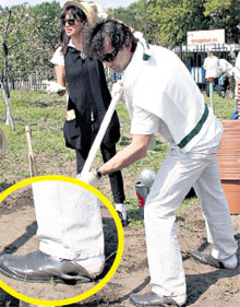 ...а размеру Диминой ноги - снежный человек