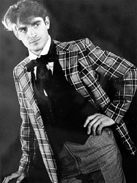 АНДРЕЕВ В СТУДЕНЧЕСКОМ ТЕАТРЕ: учёбу пришлось прервать...