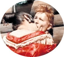 С ГЕОРГИЕМ ВИЦИНЫМ: кадр из к/ф «Женитьба Бальзаминова»