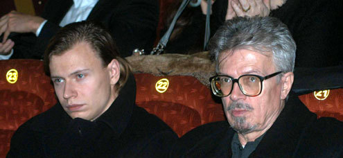 ЭДУАРД ЛИМОНОВ (СПРАВА)