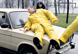 На крупных планах жертву аварии сыграл сам Андрей ФЕДОРЦОВ…