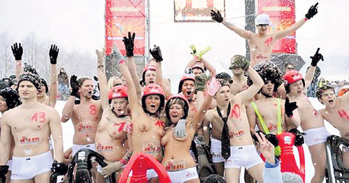 Ради приза в тысячу евро сотни немцев готовы бегать голышом по морозу