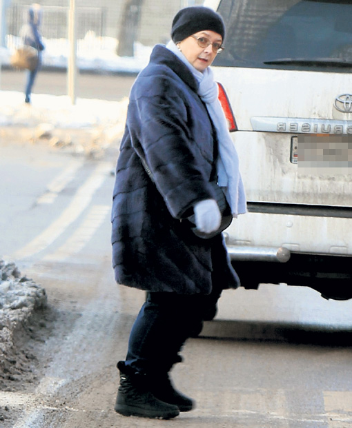 актриса вавилова биография фото сейчас. 29011106502123230. актриса вавилова биография фото сейчас фото. актриса вавилова биография фото сейчас-29011106502123230. картинка актриса вавилова биография фото сейчас. картинка 29011106502123230. Вот уже почти три десятка лет звезда советских кинохитов «Розыгрыш» и «Москва слезам не верит» Наталья ВАВИЛОВА не появляется на экране и не общается с журналистами. Затворницей актриса, недавно отметившая 59-летие, стала после того, как на съемках исторической ленты «Николай Подвойский» упала с лошади и потеряла ребенка. Поклонники гадают: как сейчас выглядит Наталья Дмитриевна и чем она занимается? EG.RU удалось узнать и то, и другое. актриса вавилова биография фото сейчас. 29011106502123230. актриса вавилова биография фото сейчас фото. актриса вавилова биография фото сейчас-29011106502123230. картинка актриса вавилова биография фото сейчас. картинка 29011106502123230. Вот уже почти три десятка лет звезда советских кинохитов «Розыгрыш» и «Москва слезам не верит» Наталья ВАВИЛОВА не появляется на экране и не общается с журналистами. Затворницей актриса, недавно отметившая 59-летие, стала после того, как на съемках исторической ленты «Николай Подвойский» упала с лошади и потеряла ребенка. Поклонники гадают: как сейчас выглядит Наталья Дмитриевна и чем она занимается? EG.RU удалось узнать и то, и другое.